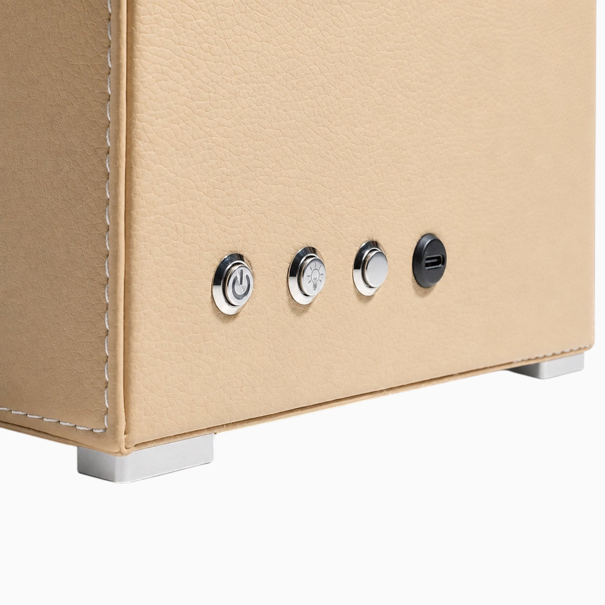 Remontoir Andromède crème : boutons de commande et port USB latéral — Maison Orvian