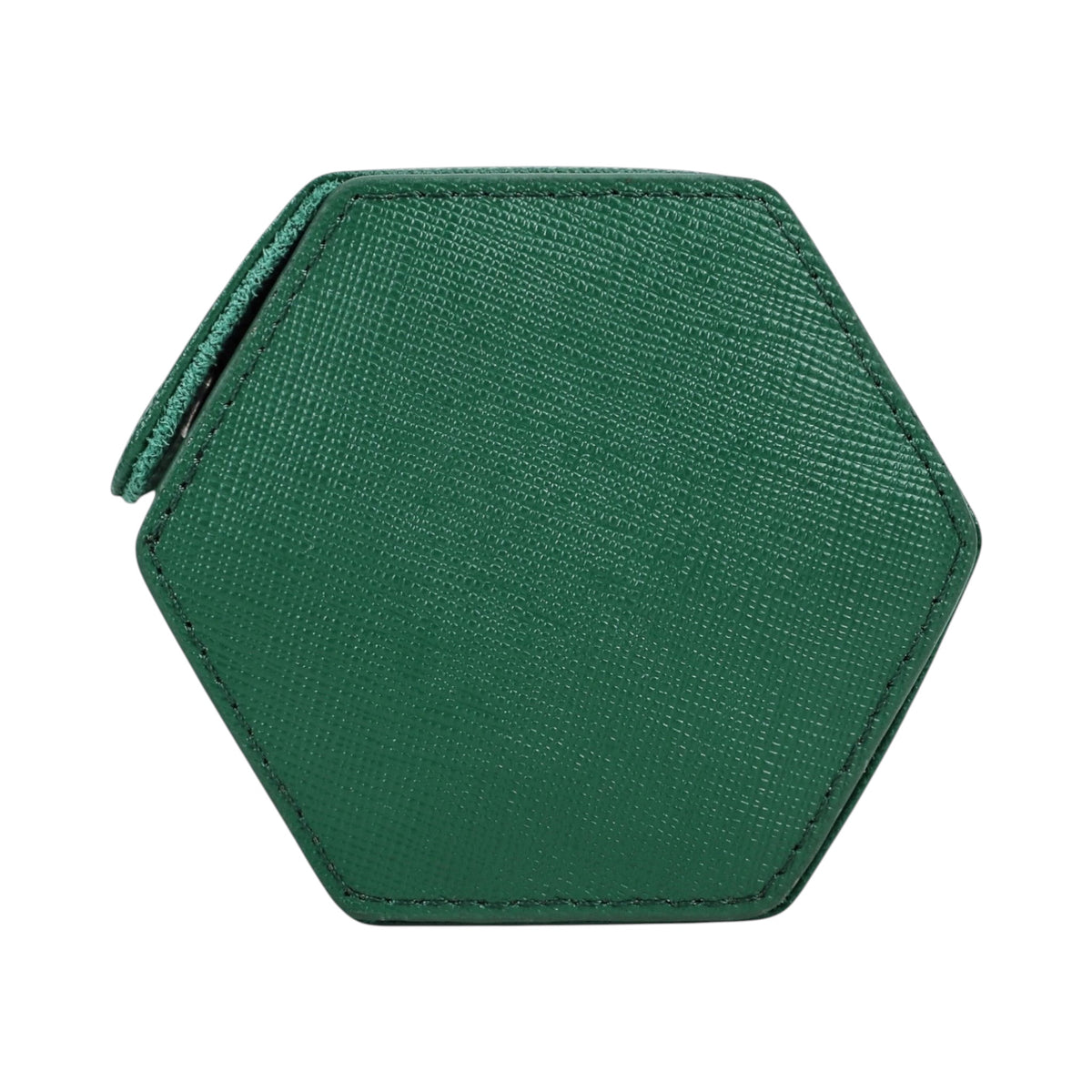Étui de voyage Traversée, cuir vert texturé de forme hexagonale — Maison Orvian