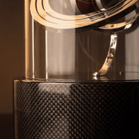 Remontoir Pulsar gyroscopique carbone — Maison Orvian
