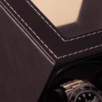 Remontoir Nocturne noir carbone — Maison Orvian